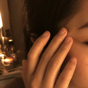 夜燈下貼臉